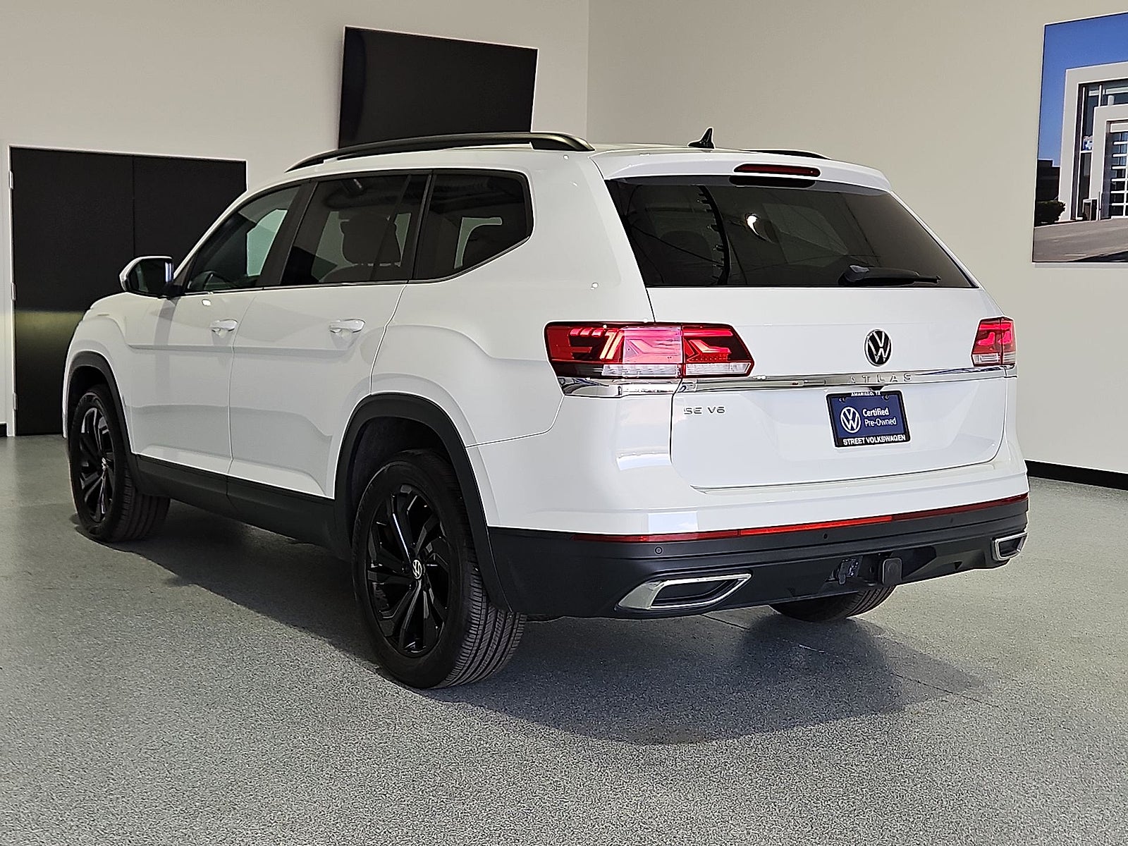 2023 Volkswagen Atlas 3.6L V6 SE w/Technology