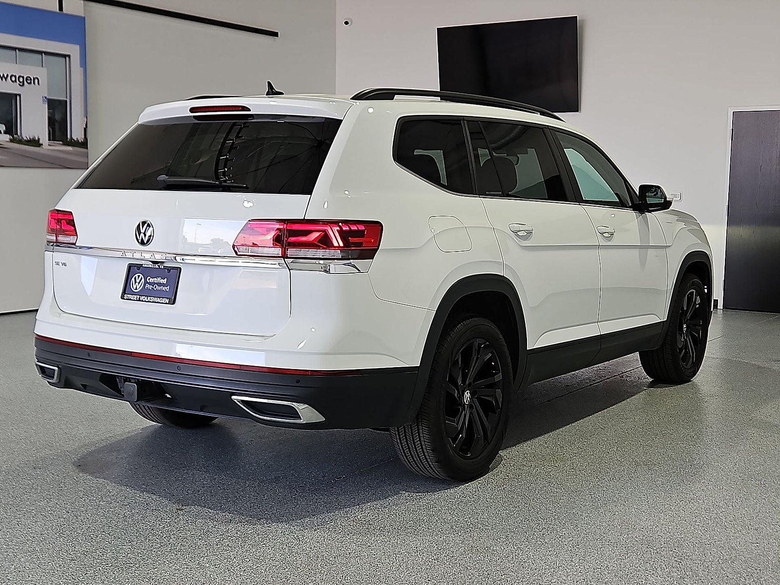 2023 Volkswagen Atlas 3.6L V6 SE w/Technology