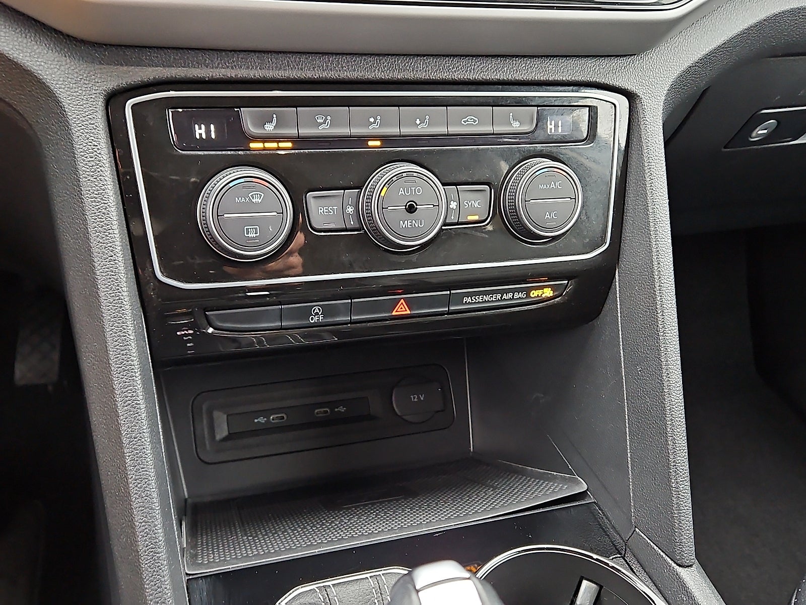 2022 Volkswagen Atlas 3.6L V6 SE w/Technology