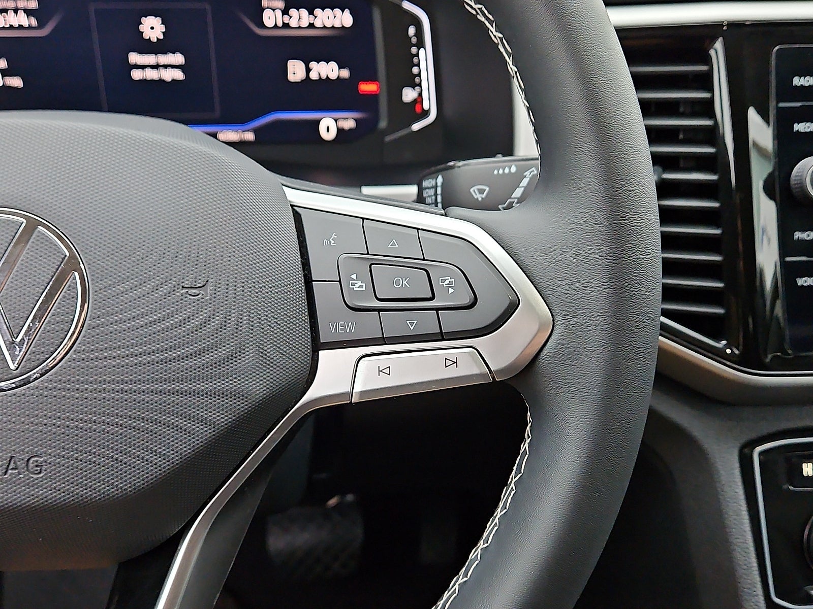 2022 Volkswagen Atlas 3.6L V6 SE w/Technology