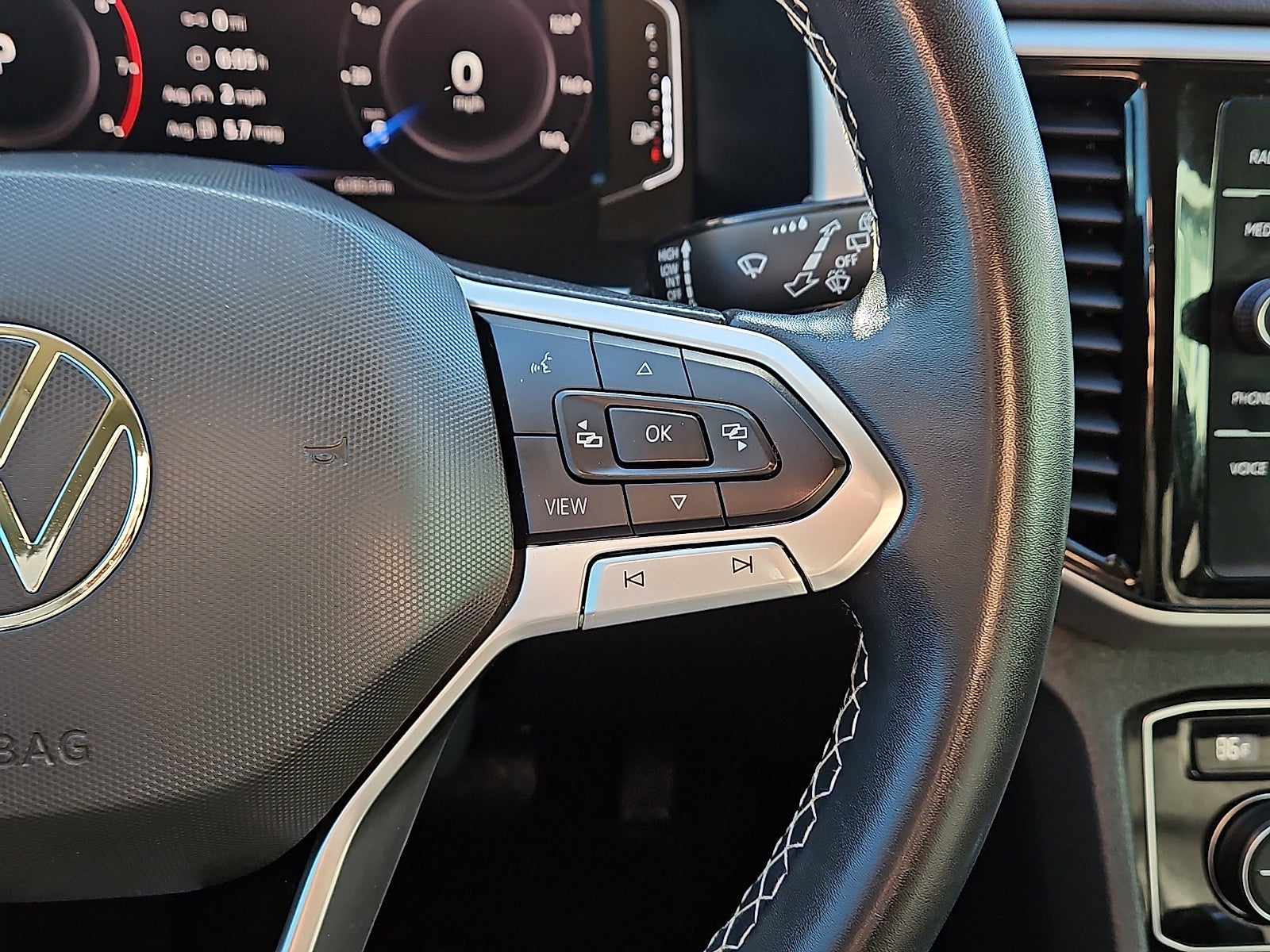 2023 Volkswagen Atlas 3.6L V6 SE w/Technology