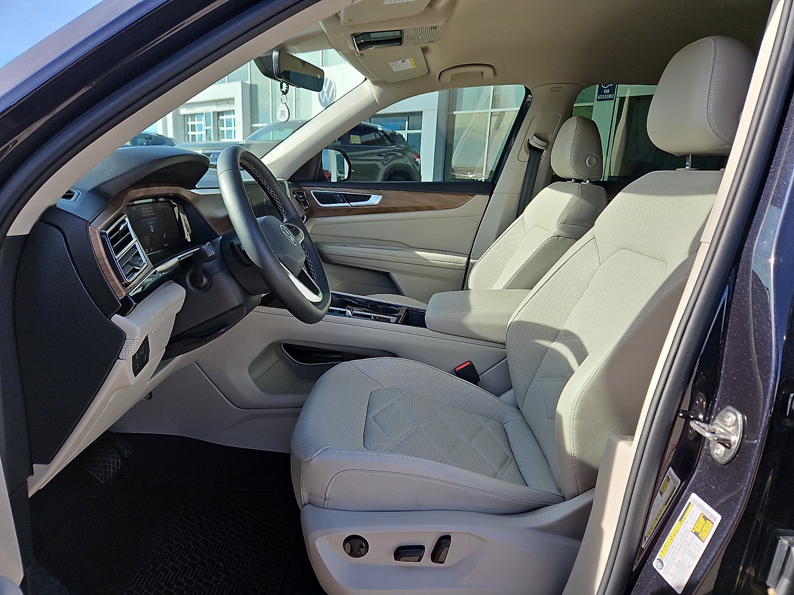 2024 Volkswagen Atlas 2.0T SE w/Technology