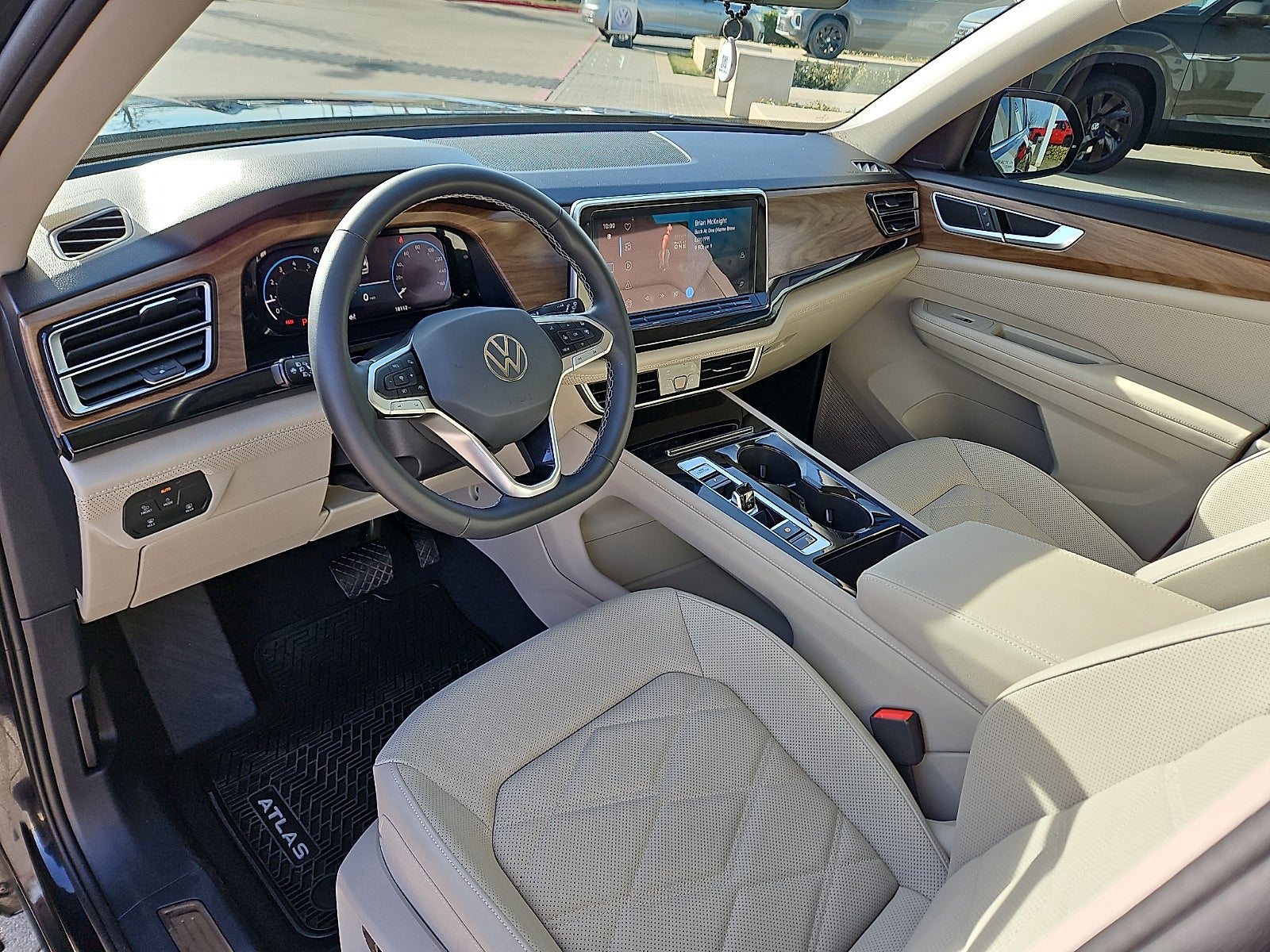 2024 Volkswagen Atlas 2.0T SE w/Technology