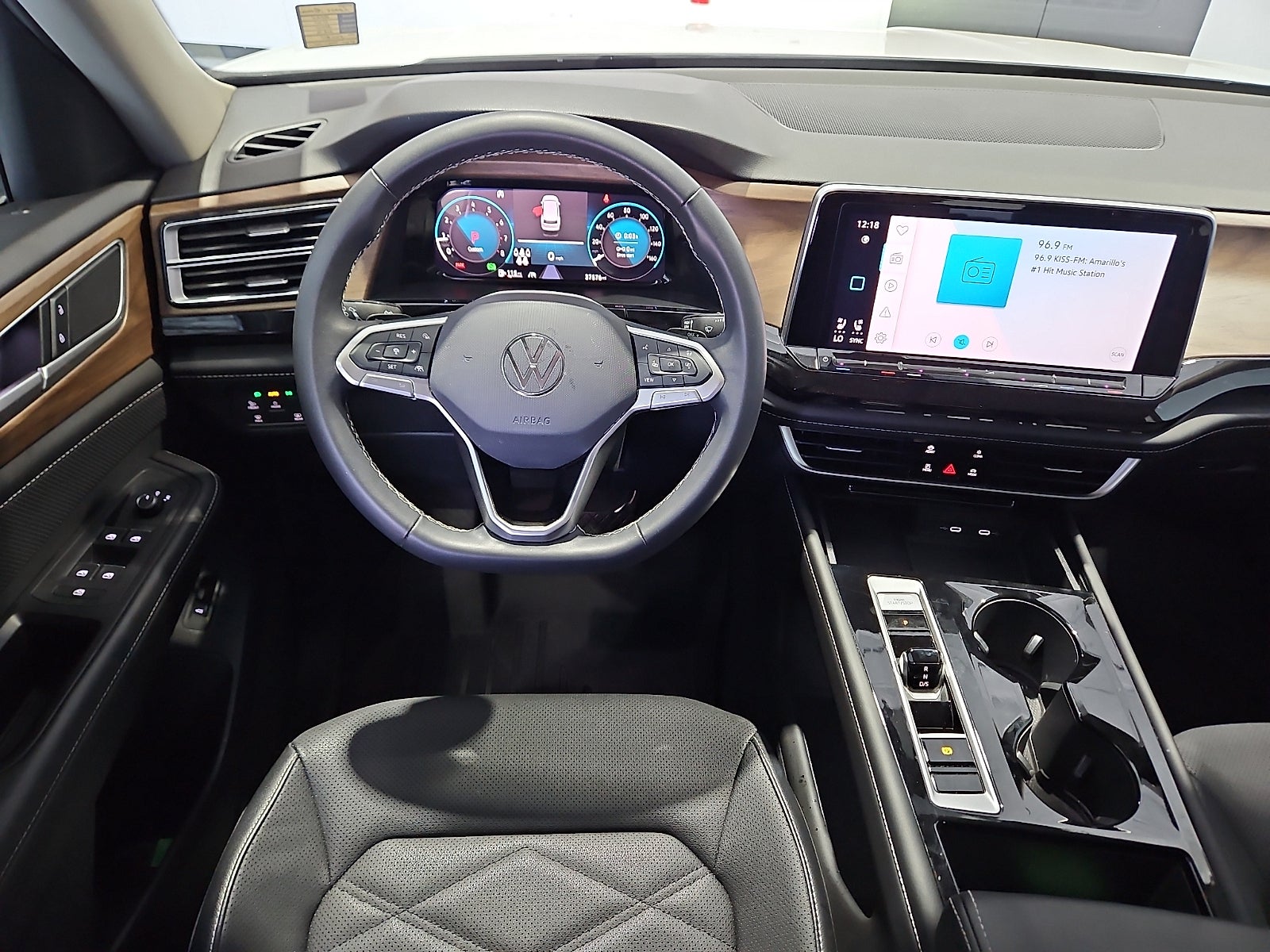 2024 Volkswagen Atlas 2.0T SE w/Technology