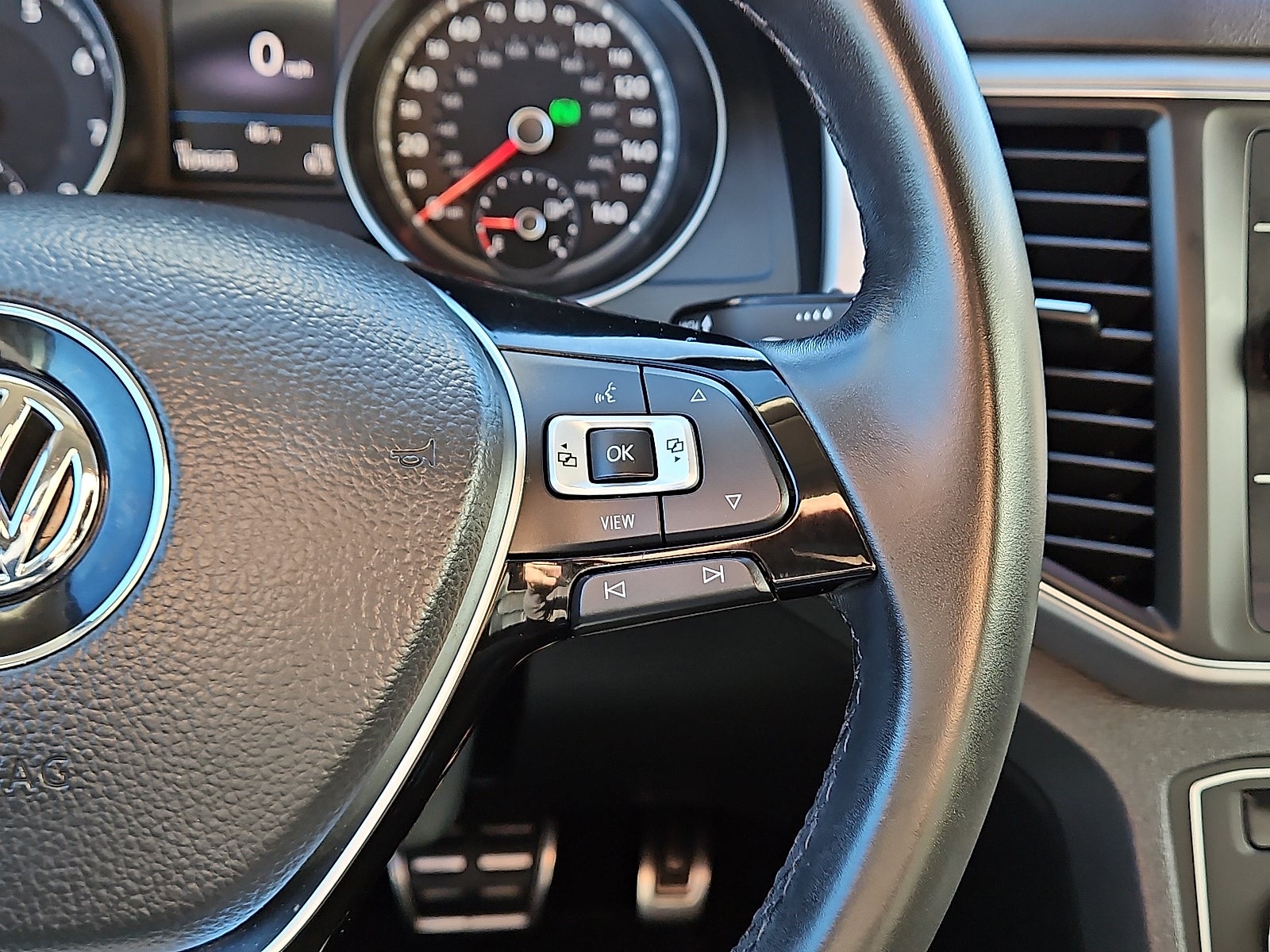 2019 Volkswagen Atlas 3.6L V6 SE R-Line