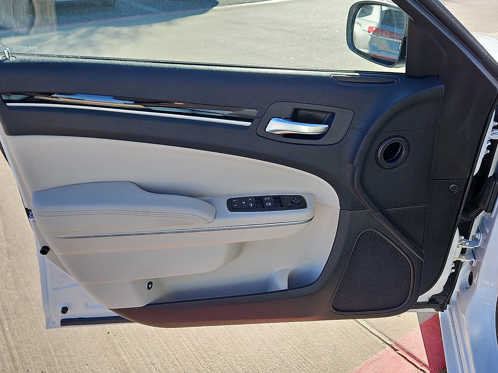 2023 Chrysler 300 Touring