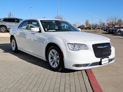 2023 Chrysler 300 Touring