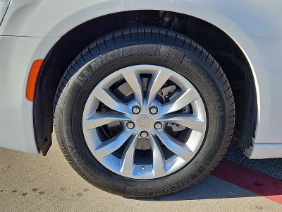 2023 Chrysler 300 Touring