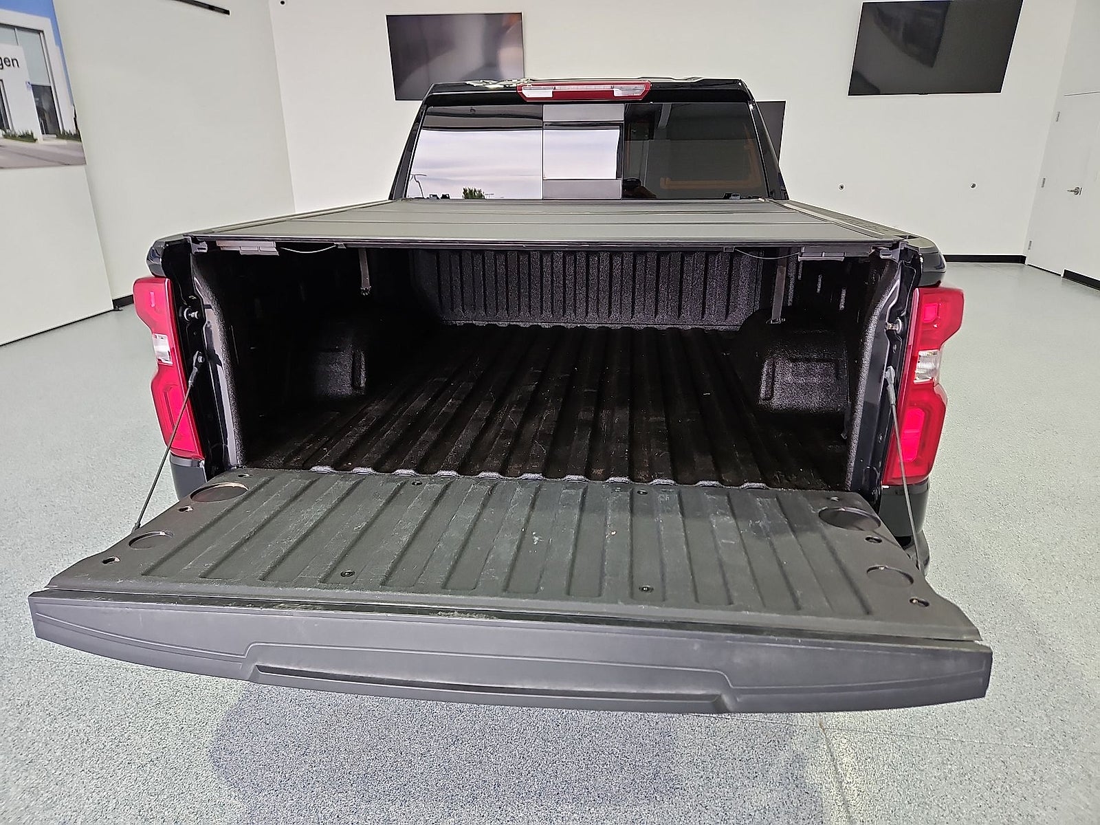 2023 Chevrolet Silverado 1500 4WD Crew Cab Short Bed RST