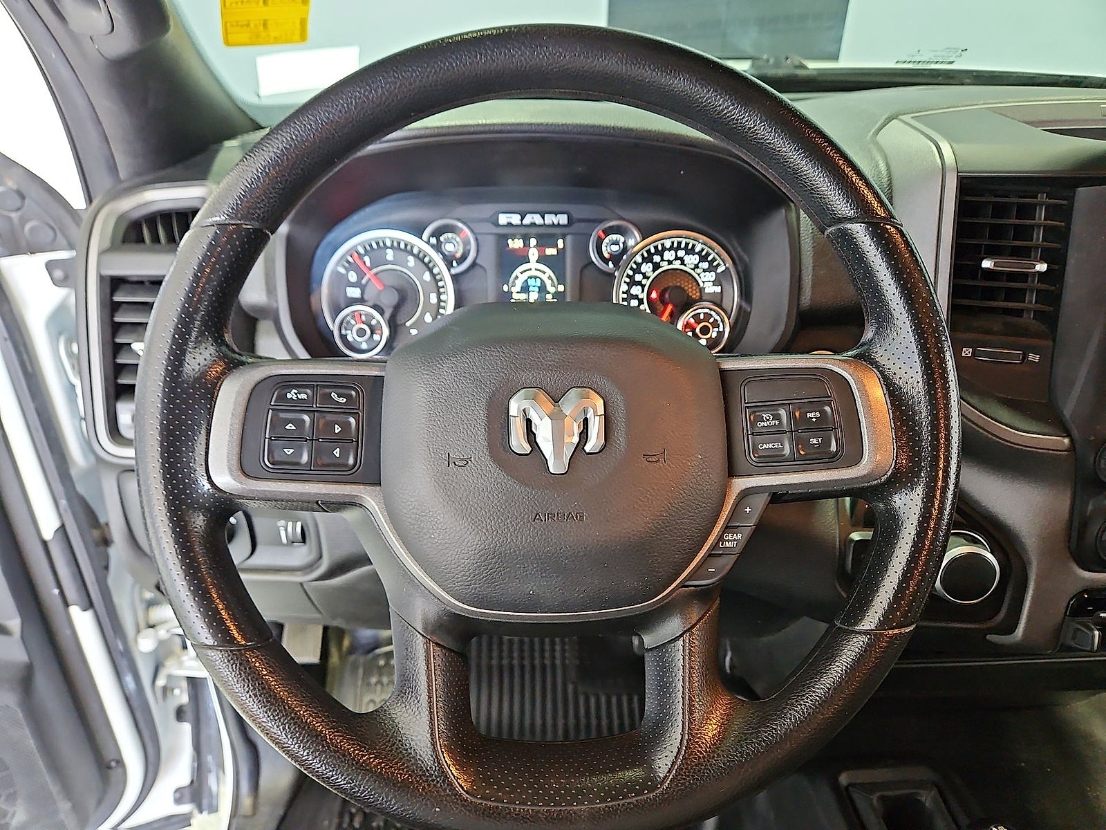 2022 RAM 2500 Tradesman Regular Cab 4x4 8' Box