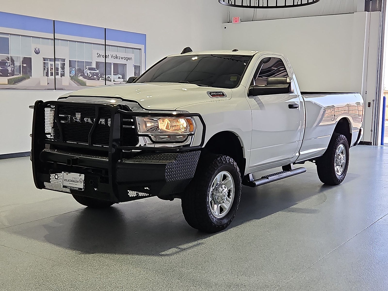 2022 RAM 2500 Tradesman Regular Cab 4x4 8' Box