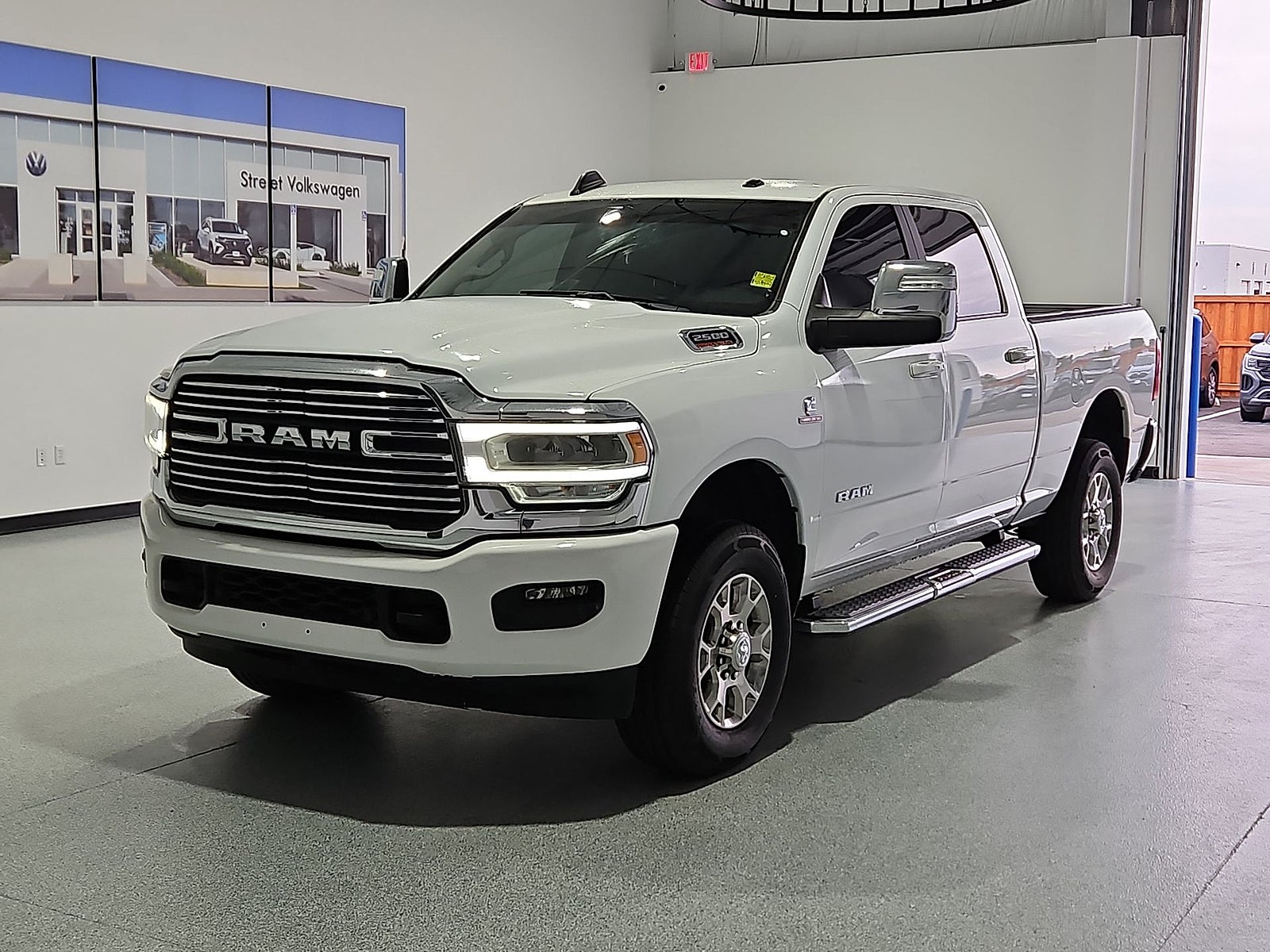 2024 RAM 2500 Laramie Crew Cab 4x4 6'4" Box