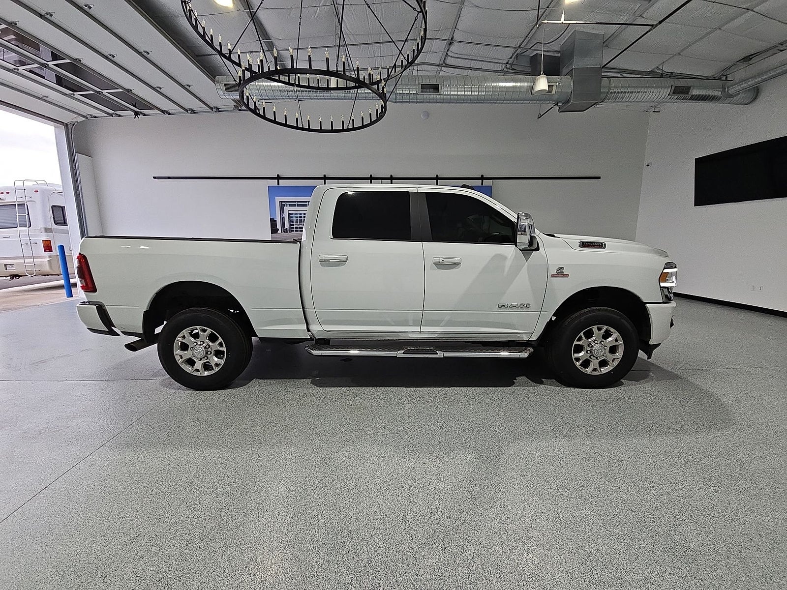 2024 RAM 2500 Laramie Crew Cab 4x4 6'4" Box