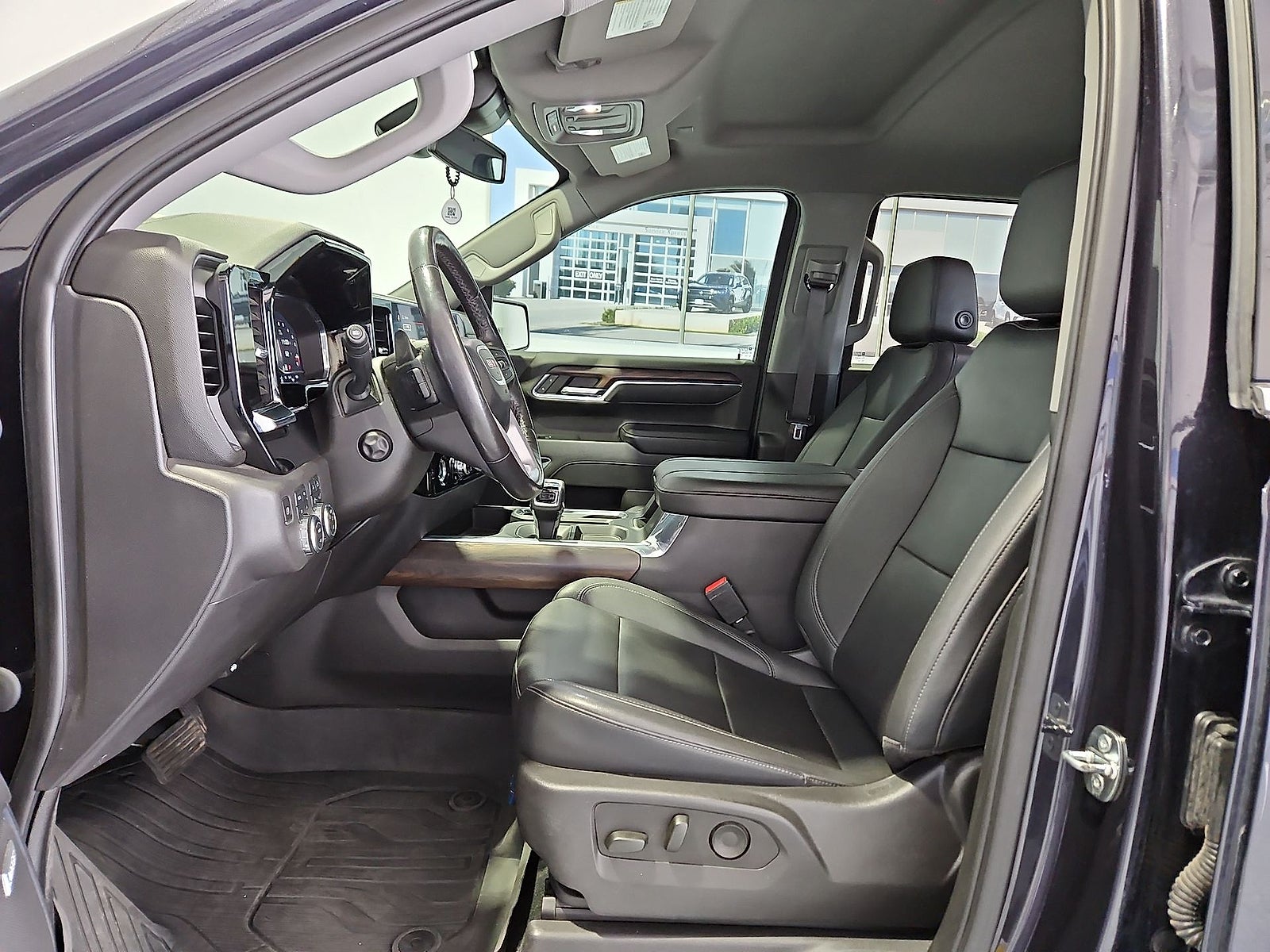 2023 GMC Sierra 1500 4WD Crew Cab Short Box SLT
