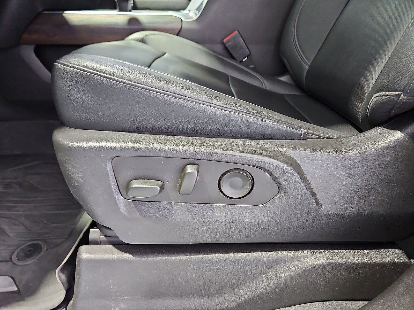 2023 GMC Sierra 1500 4WD Crew Cab Short Box SLT