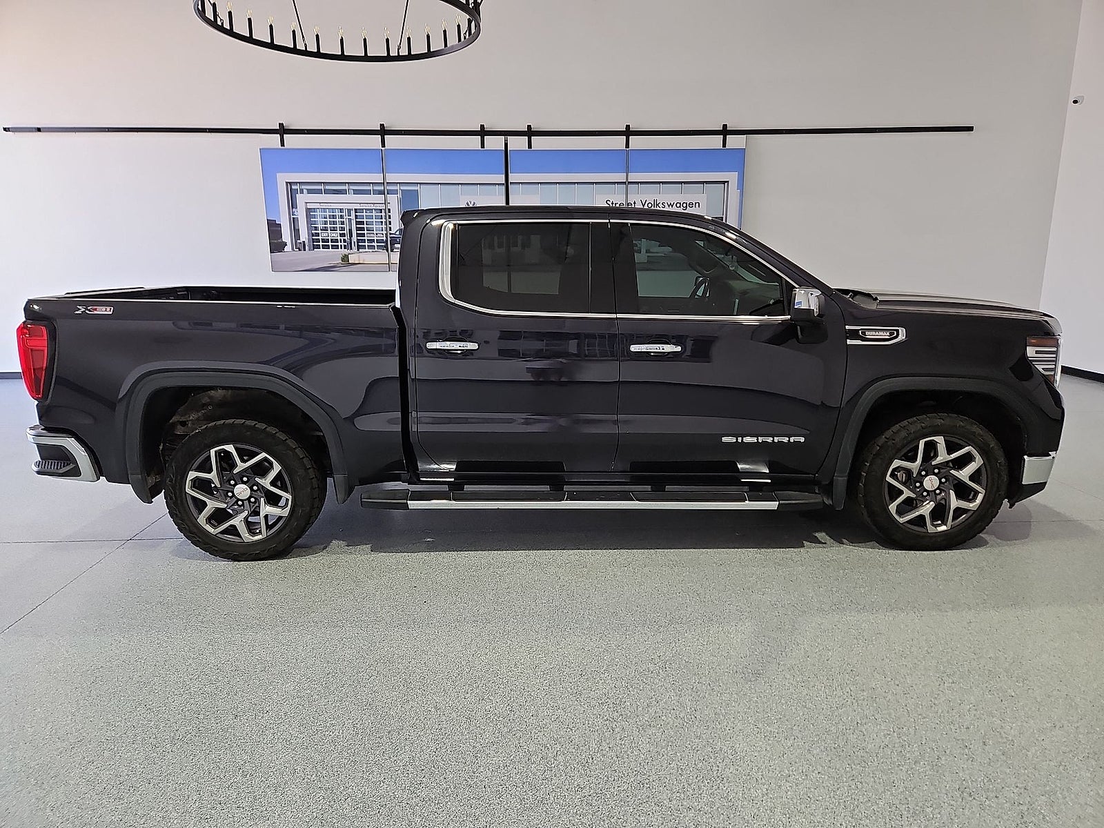 2023 GMC Sierra 1500 4WD Crew Cab Short Box SLT