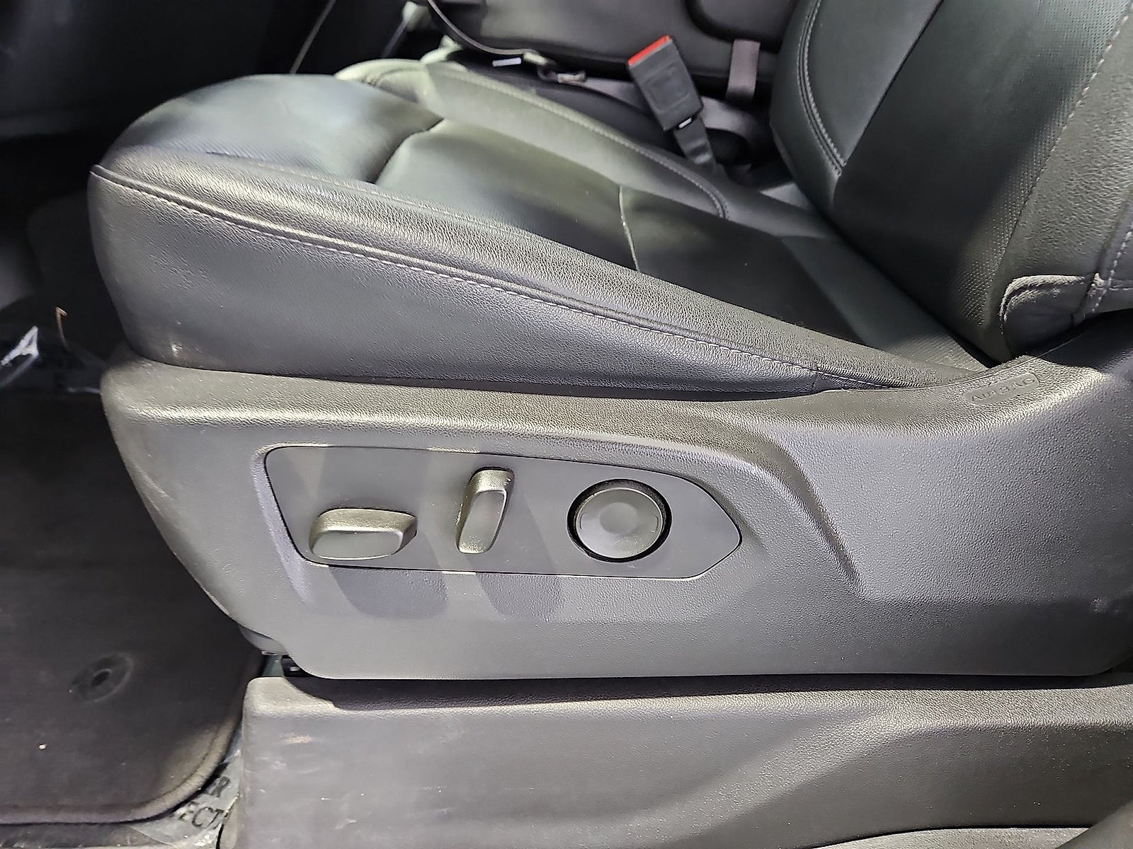 2025 GMC Sierra 1500 4WD Crew Cab Short Box SLT