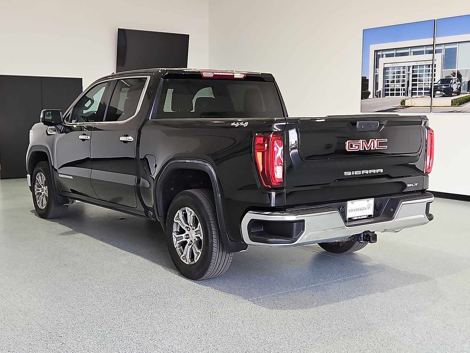 2025 GMC Sierra 1500 4WD Crew Cab Short Box SLT