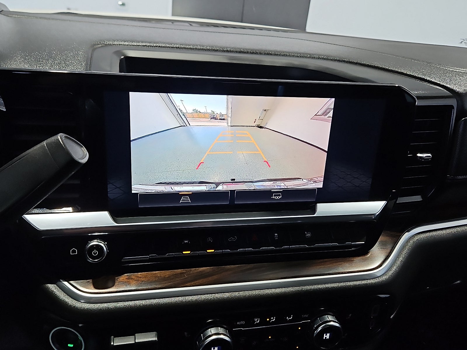 2025 GMC Sierra 1500 4WD Crew Cab Short Box SLT