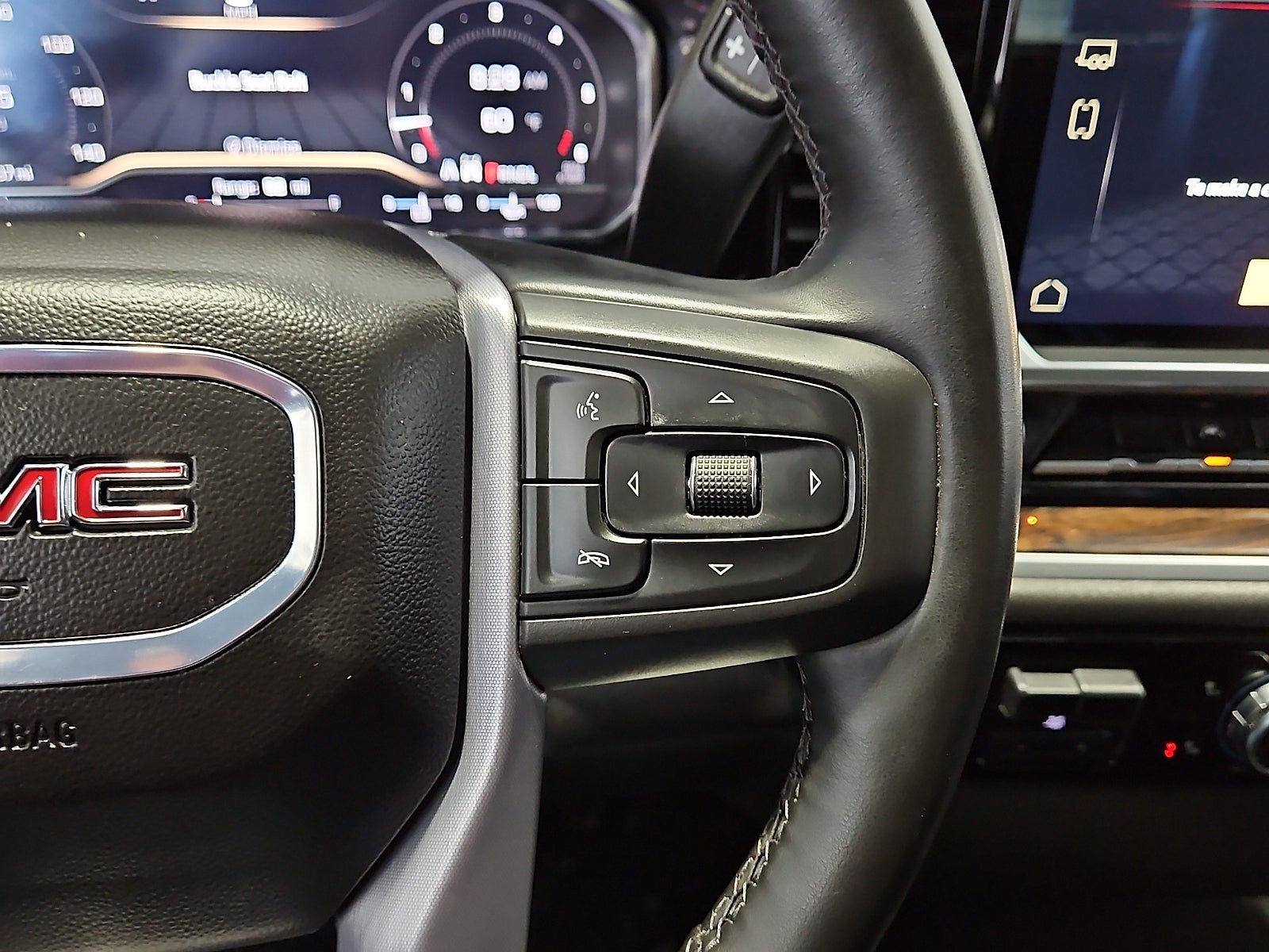 2025 GMC Sierra 1500 4WD Crew Cab Short Box SLT