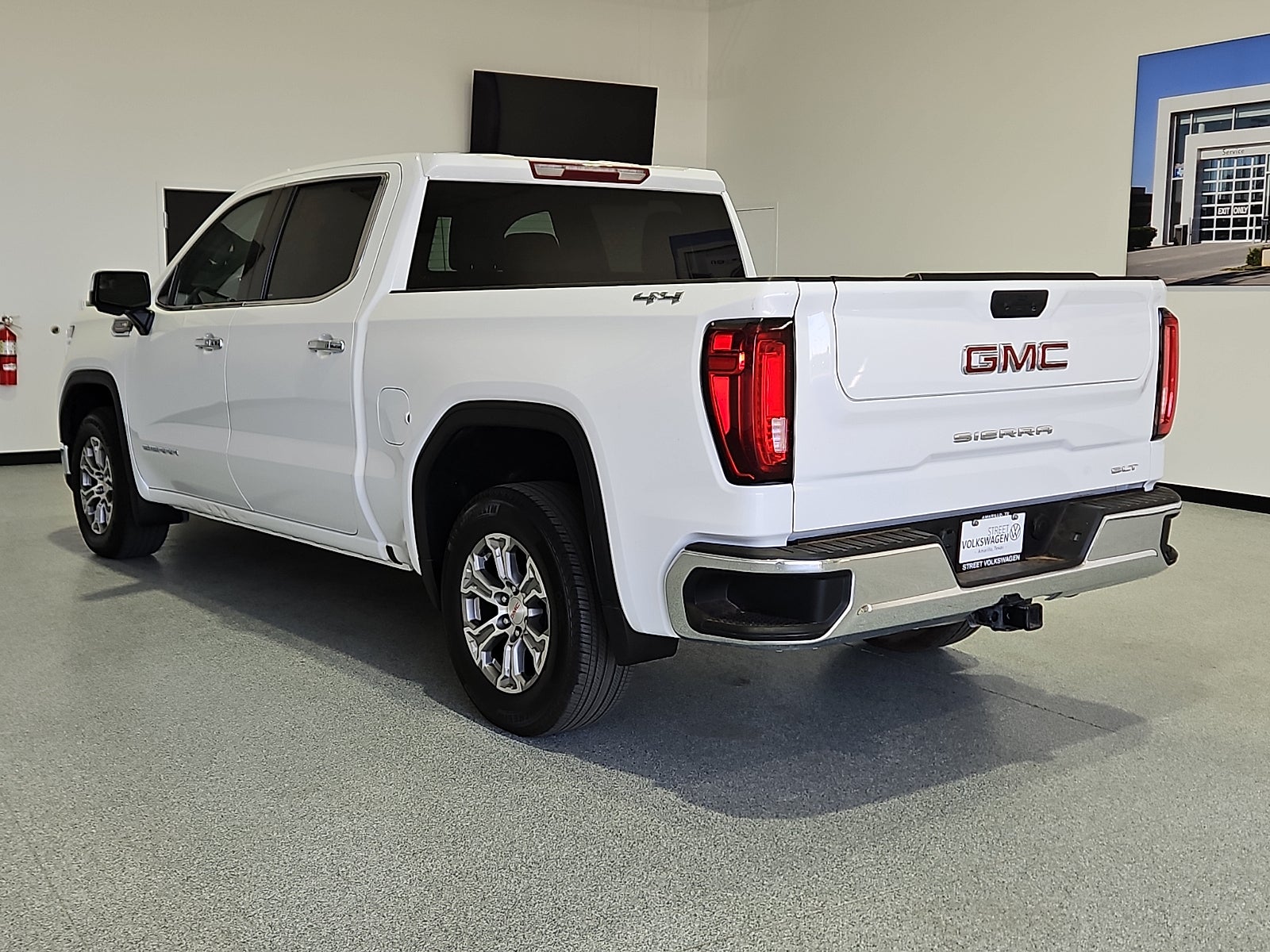 2025 GMC Sierra 1500 4WD Crew Cab Short Box SLT