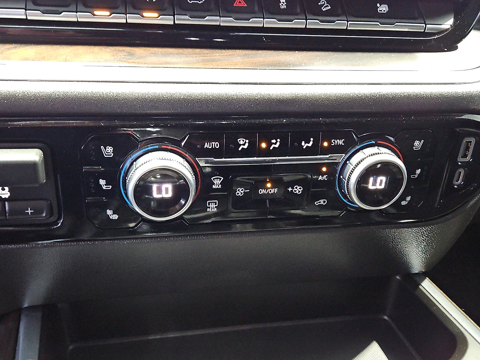 2025 GMC Sierra 1500 4WD Crew Cab Short Box SLT