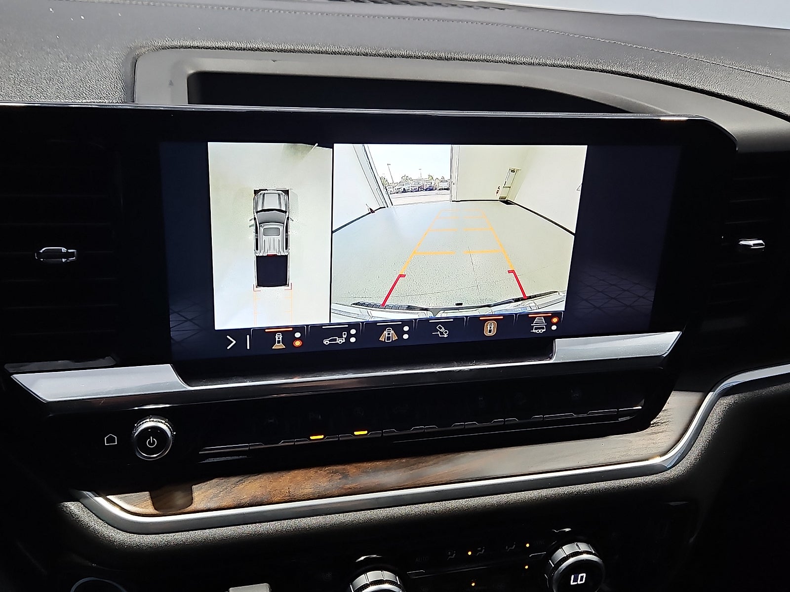 2025 GMC Sierra 1500 4WD Crew Cab Short Box SLT