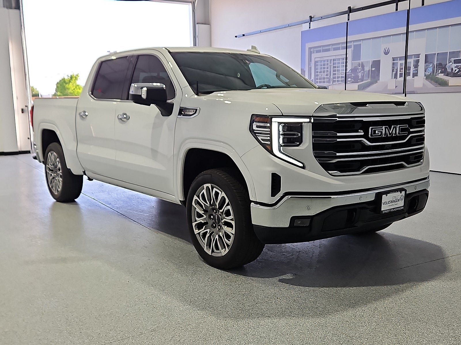 2025 GMC Sierra 1500 4WD Crew Cab Short Box SLT