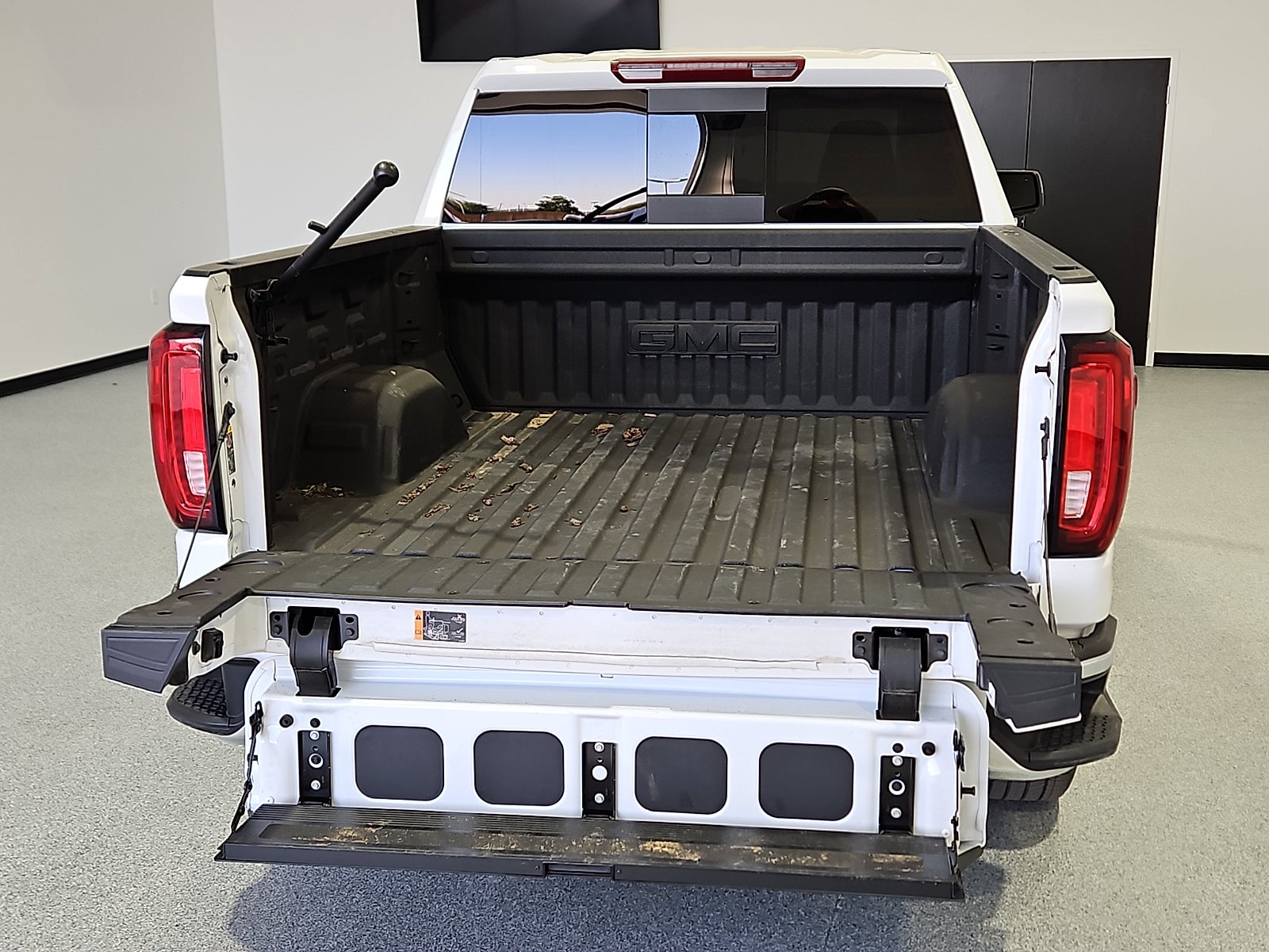 2025 GMC Sierra 1500 4WD Crew Cab Short Box SLT