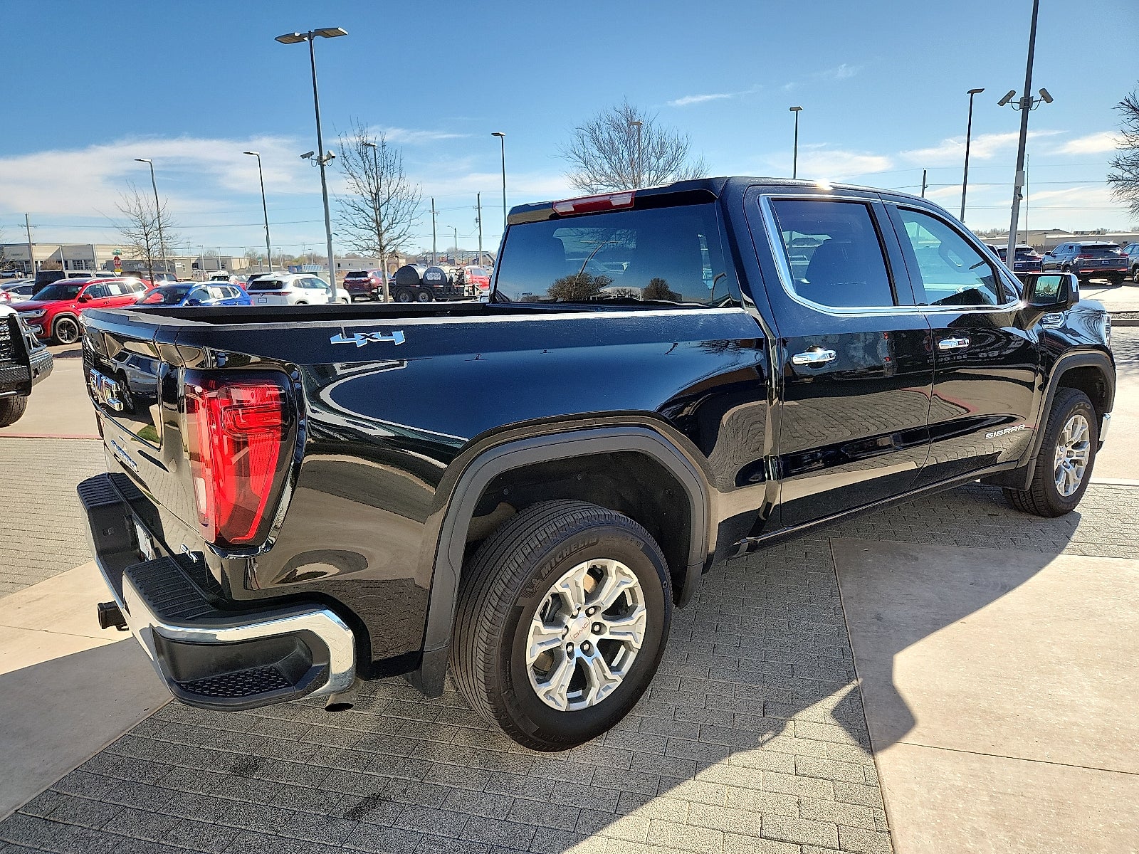 2025 GMC Sierra 1500 SLT