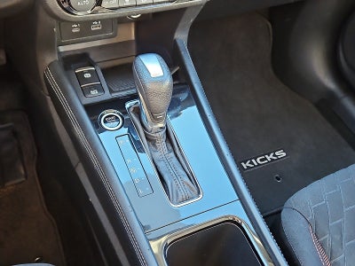 2021 Nissan Kicks SR