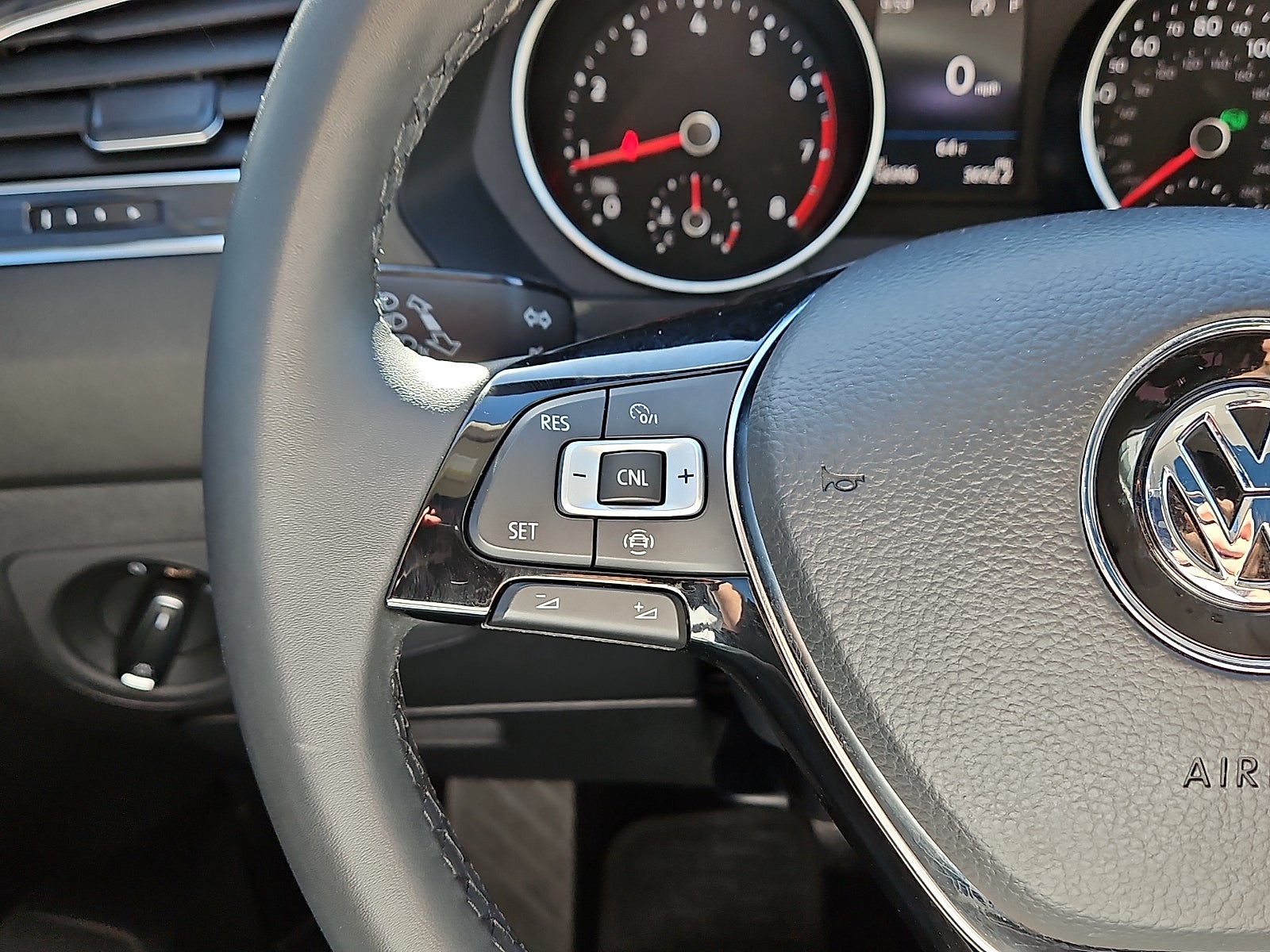 2020 Volkswagen Tiguan 2.0T SE 4Motion