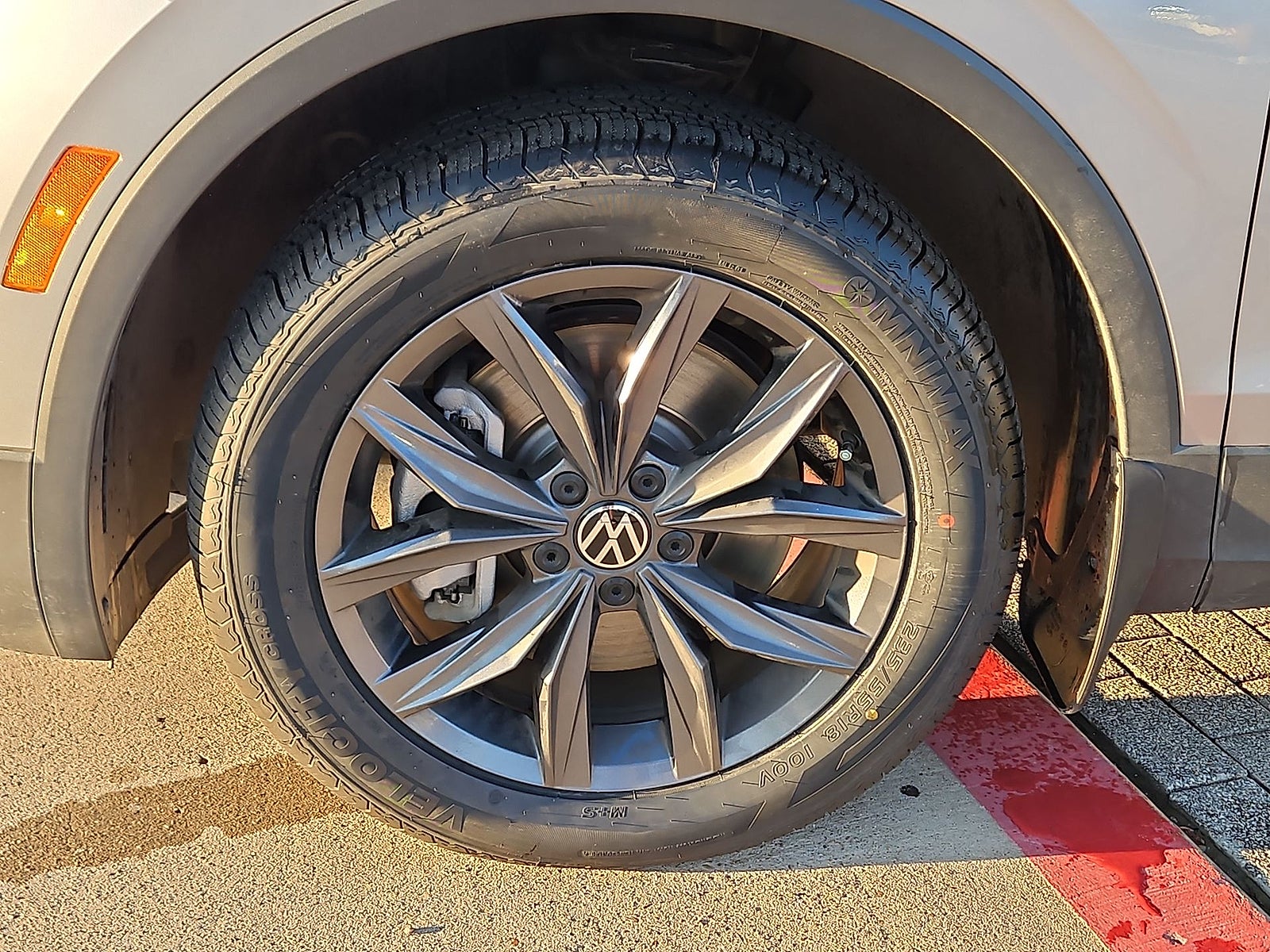 2023 Volkswagen Tiguan 2.0T SE