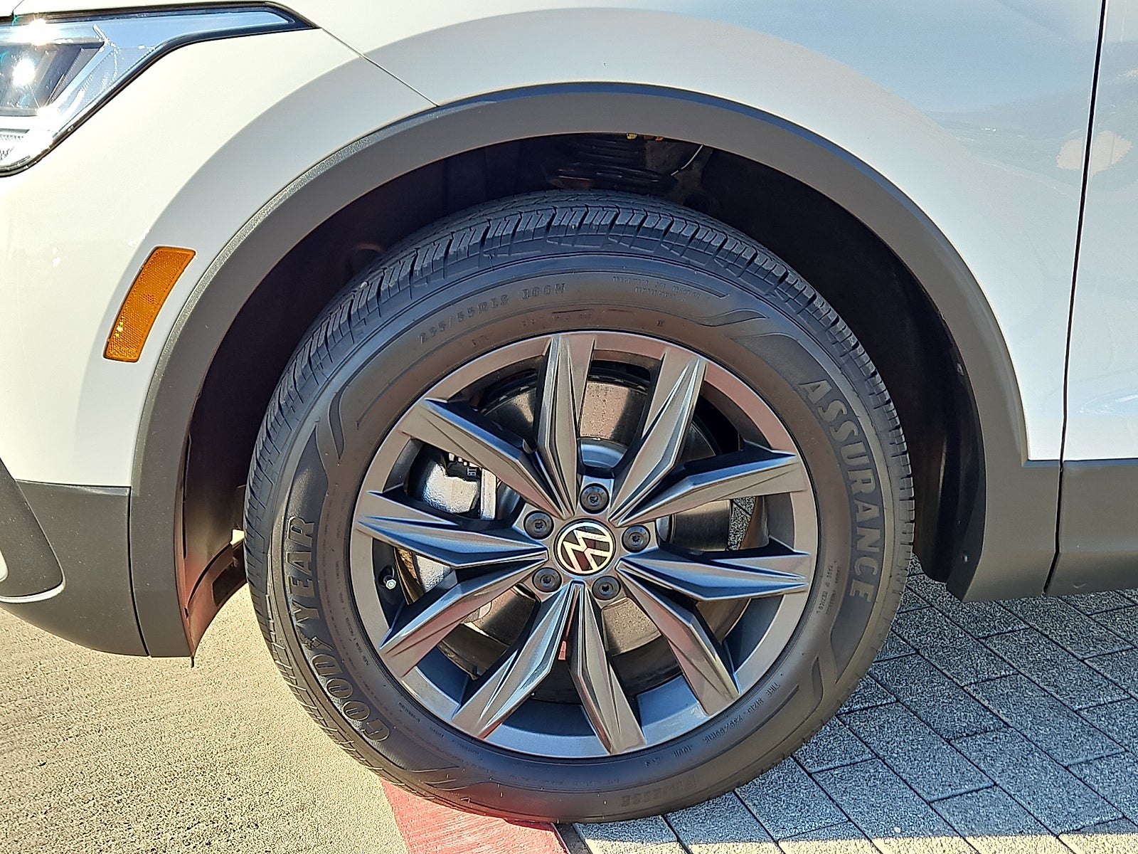 2024 Volkswagen Tiguan 2.0T SE