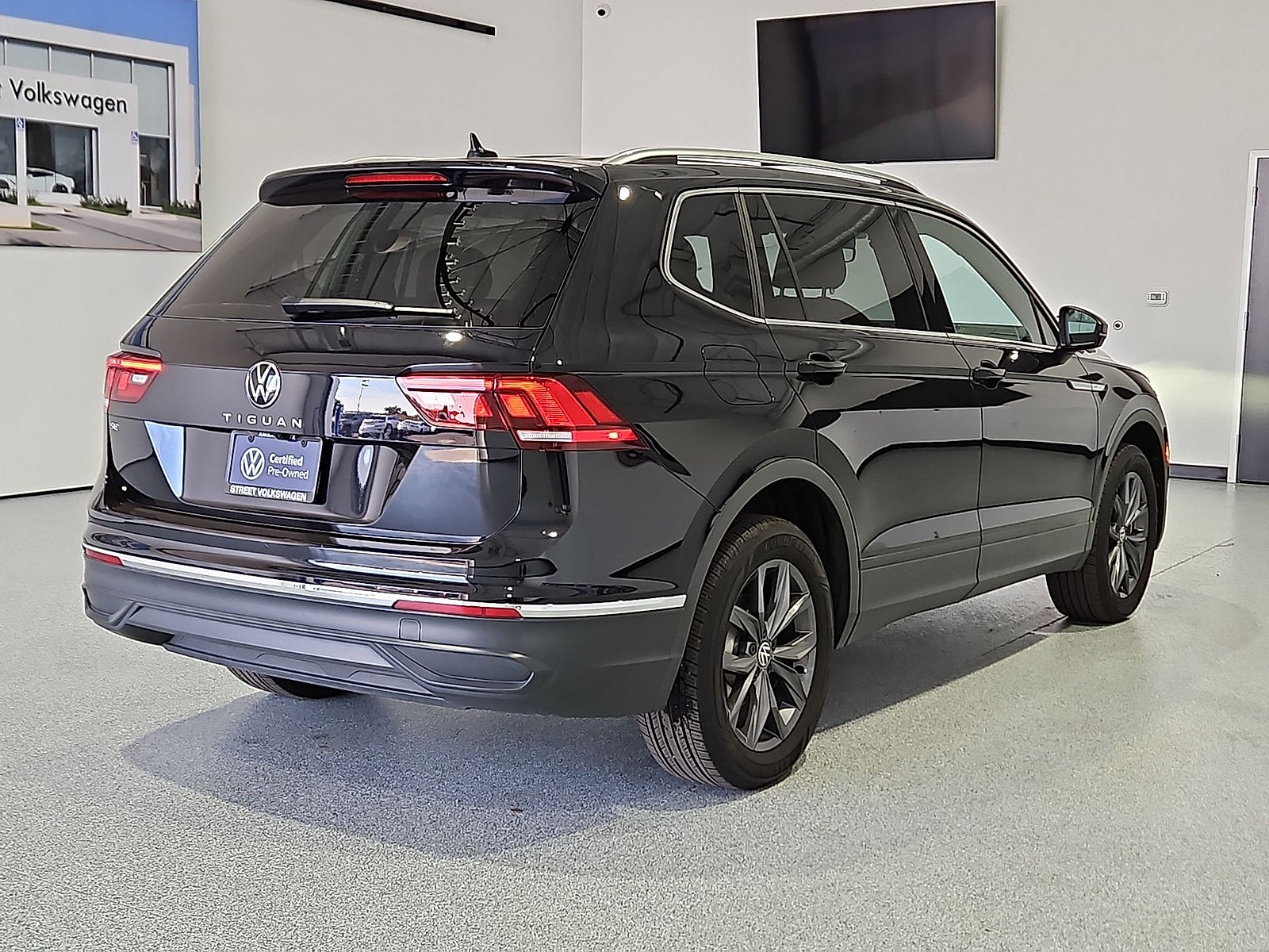2023 Volkswagen Tiguan 2.0T SE