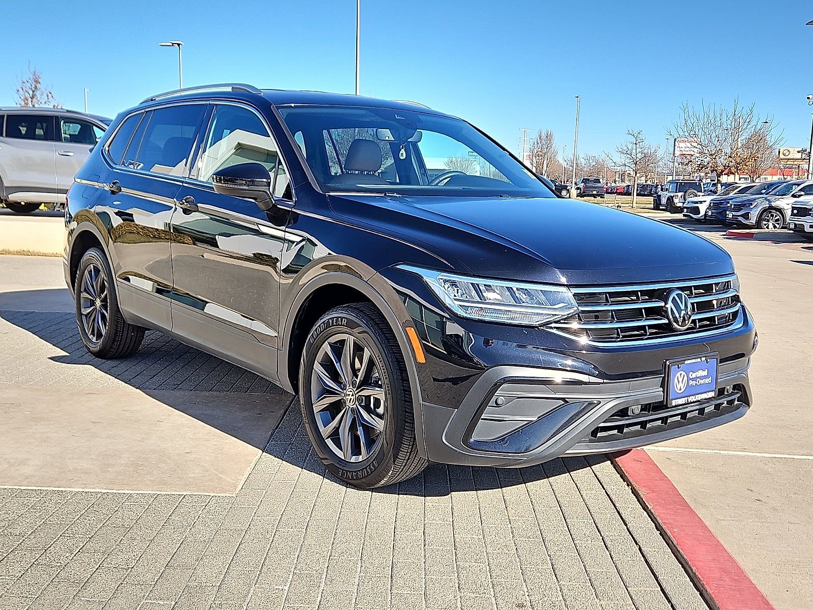 2023 Volkswagen Tiguan 2.0T SE