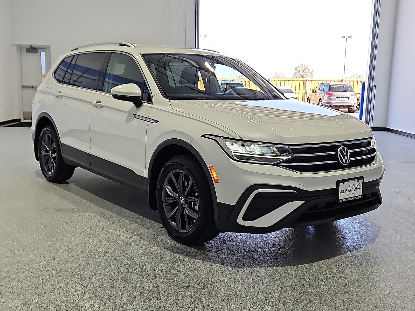 2023 Volkswagen Tiguan 2.0T SE