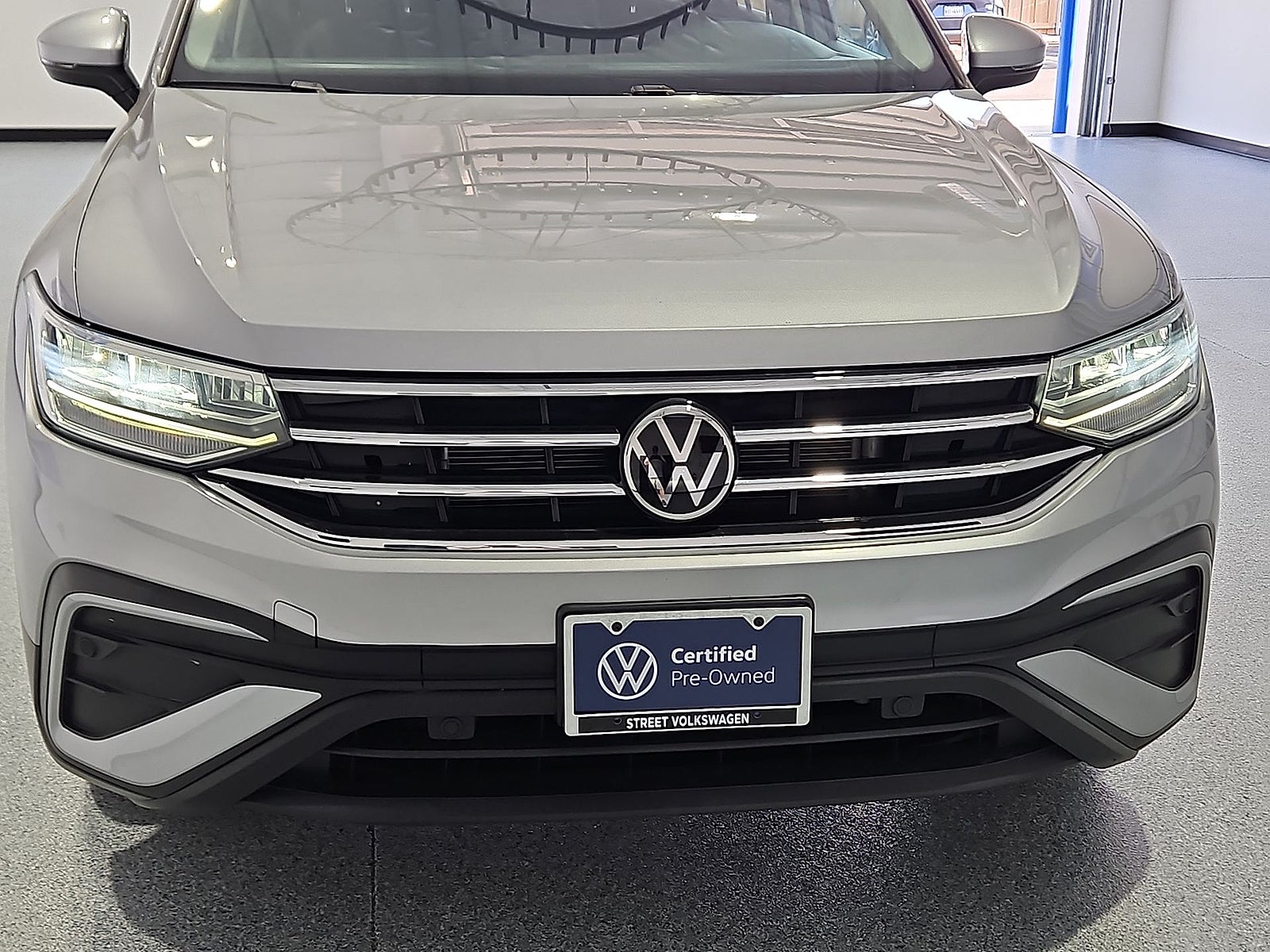 2023 Volkswagen Tiguan 2.0T SE