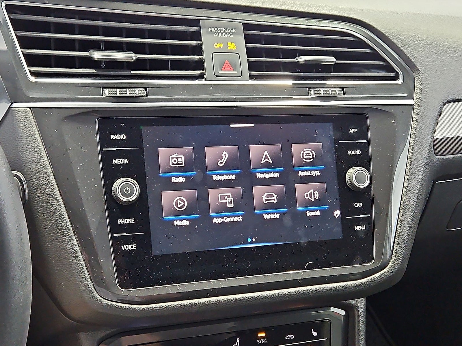 2023 Volkswagen Tiguan 2.0T SE