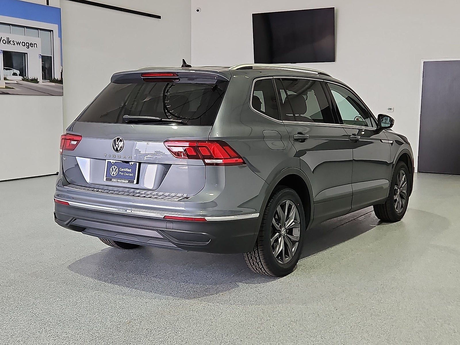 2023 Volkswagen Tiguan 2.0T SE