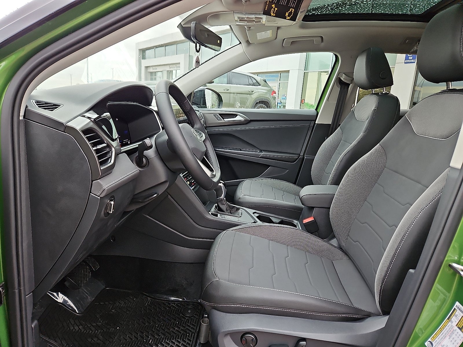 2026 Volkswagen Taos 1.5T SE Black