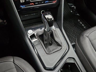 2026 Volkswagen Taos 1.5T SE Black