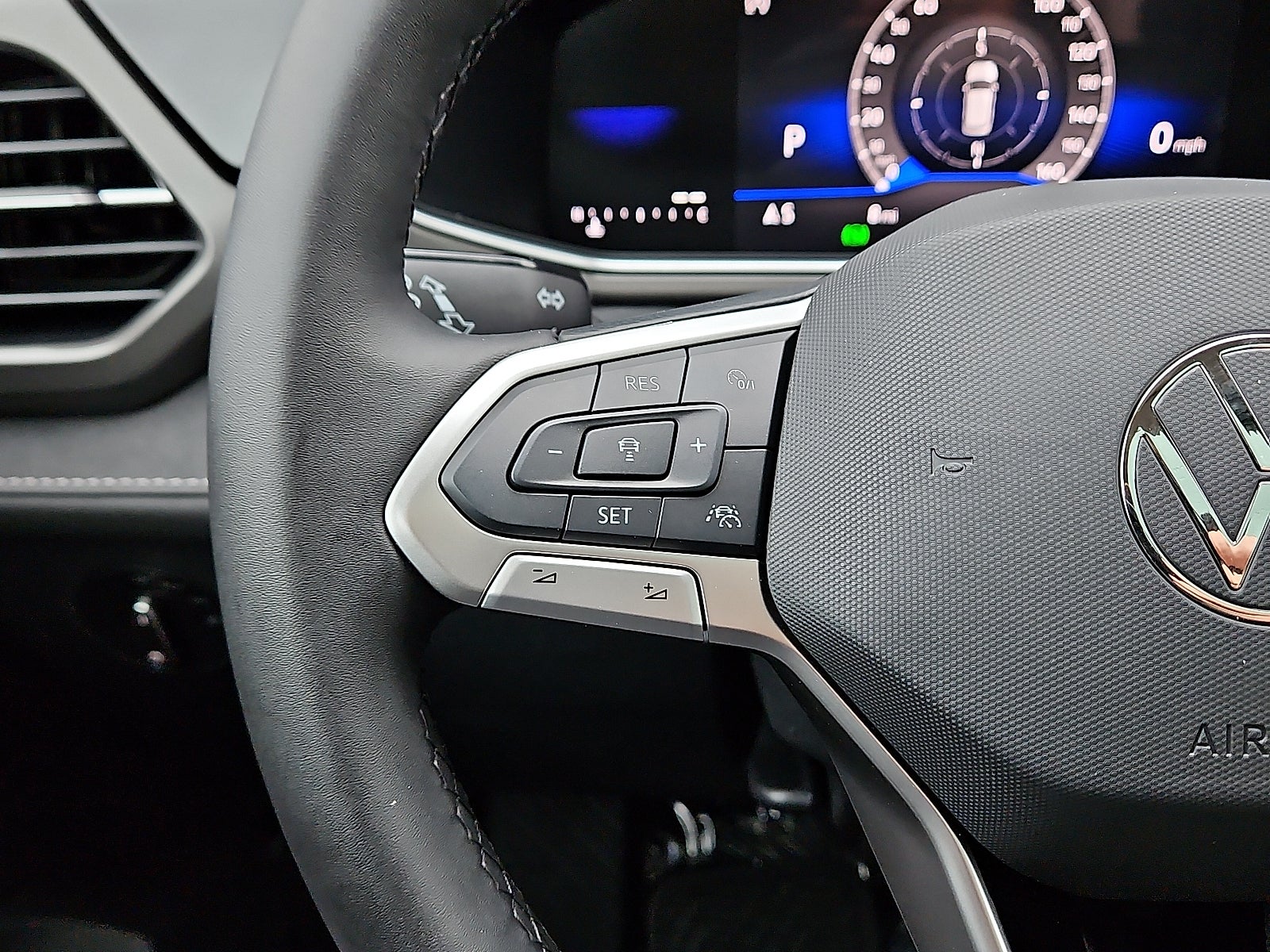 2026 Volkswagen Taos 1.5T SE Black