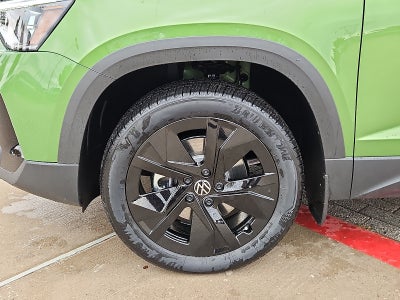 2026 Volkswagen Taos 1.5T SE Black