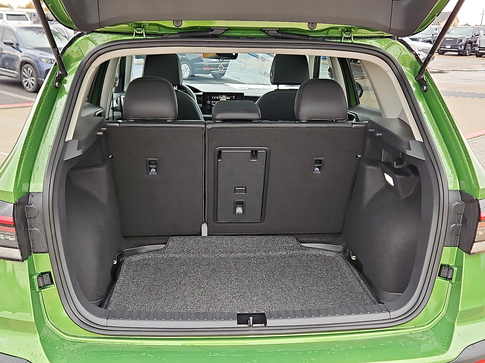 2026 Volkswagen Taos 1.5T SE Black