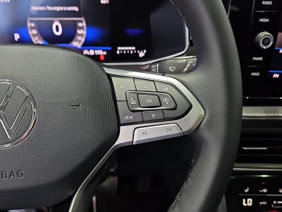 2026 Volkswagen Taos SE Black