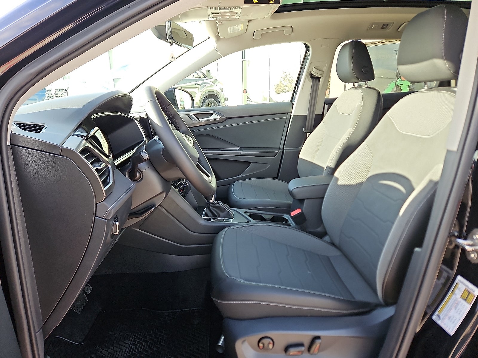 2026 Volkswagen Taos 1.5T SE Black