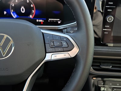 2026 Volkswagen Taos 1.5T SE Black