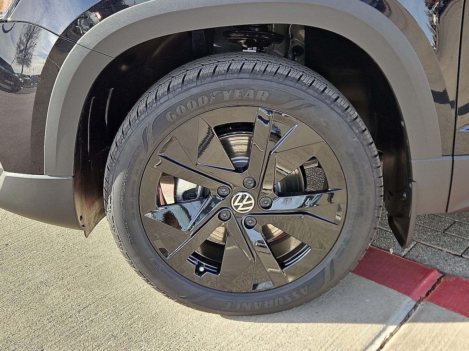 2026 Volkswagen Taos 1.5T SE Black