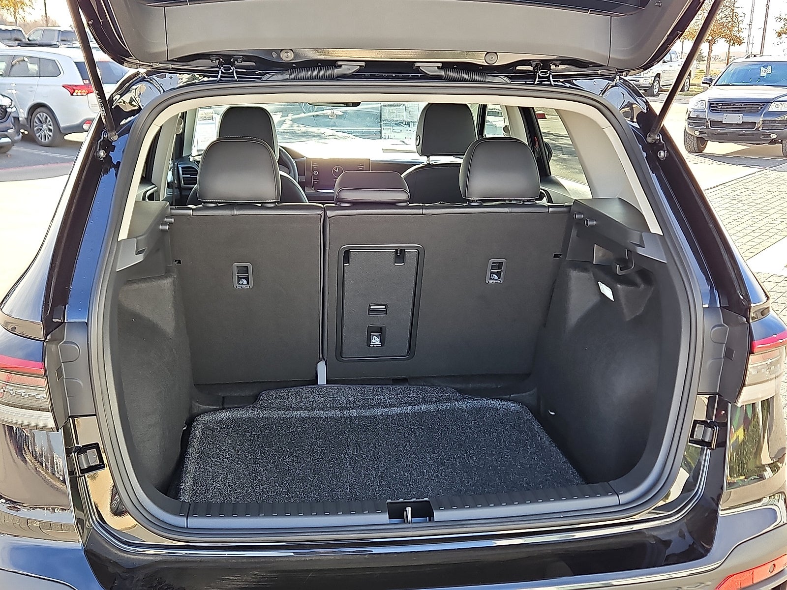 2026 Volkswagen Taos 1.5T SE Black